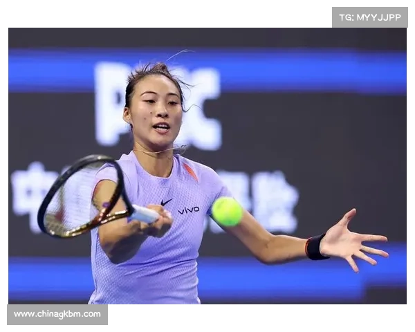 郑钦文中网伤退后首度冰敷右手肘 对手送上祝福早日康复